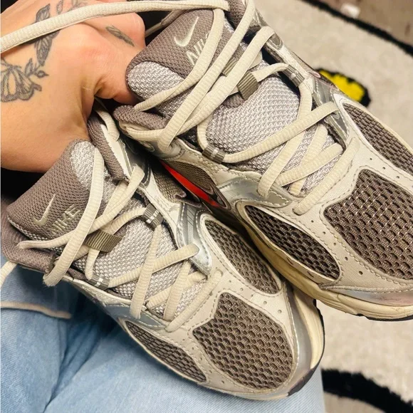 Nike Metallic Silver and Gray Running Shoes - Picture 3 of 6